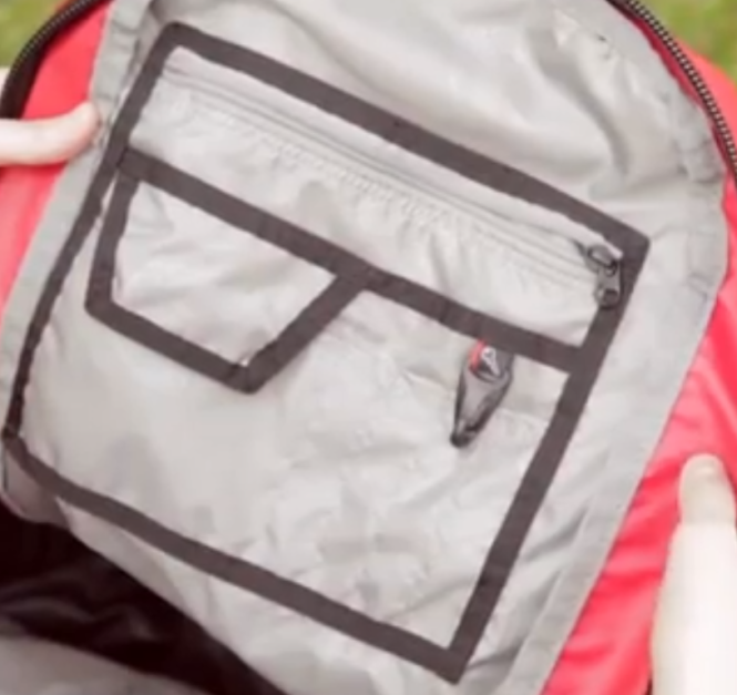 Многофункциональный рюкзак Husky Bag - оснащен удобным органайзером и карабином для ключей.